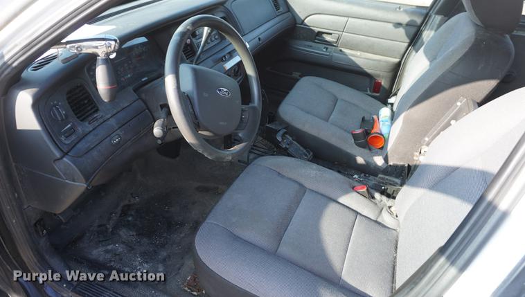 image for item DE3391 2011 Ford Crown Victoria Police Interceptor