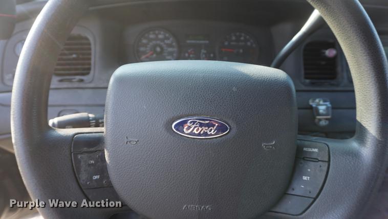 image for item DE3391 2011 Ford Crown Victoria Police Interceptor