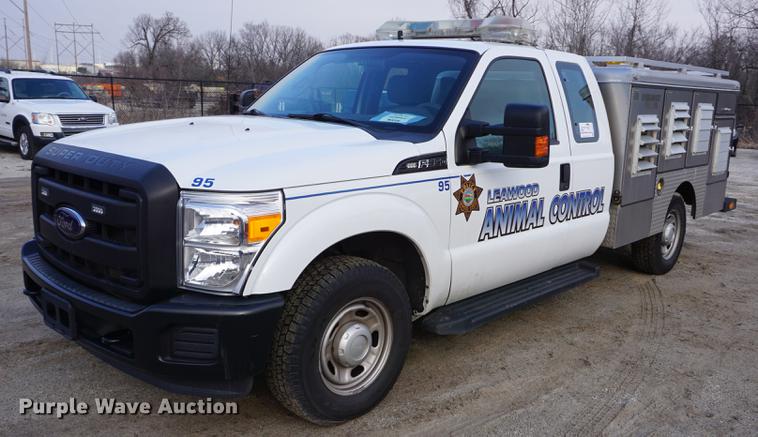 image for item DE3393 2012 Ford F350 Super Duty SuperCab animal control pickup truck