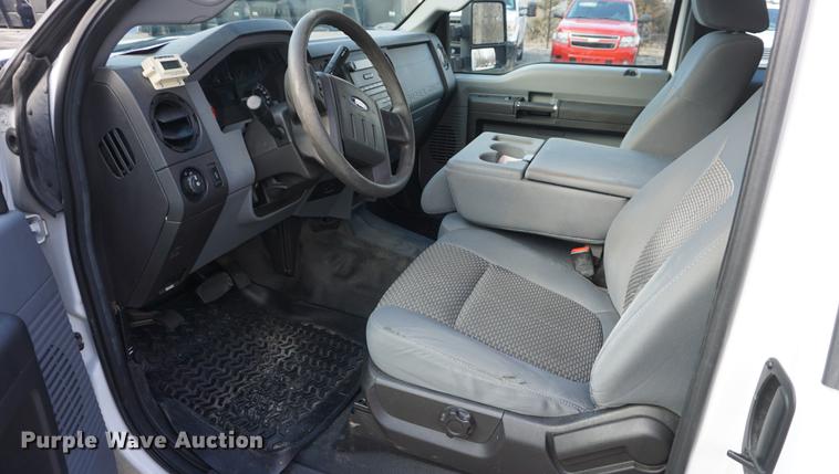 image for item DE3393 2012 Ford F350 Super Duty SuperCab animal control pickup truck