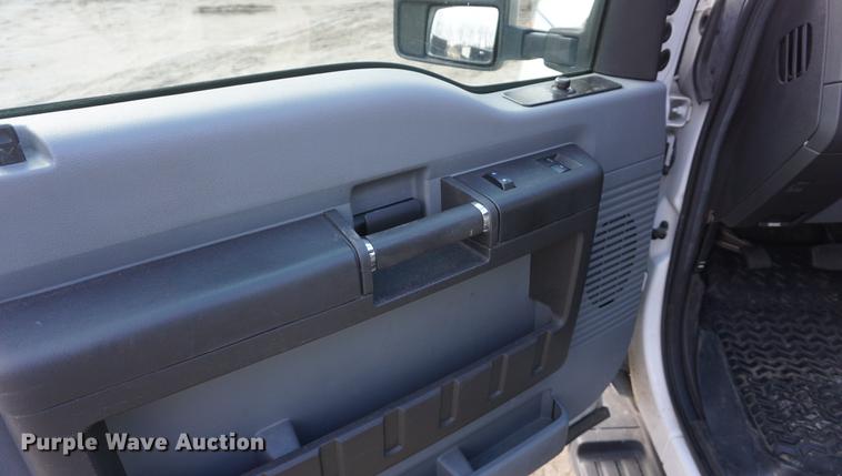 image for item DE3393 2012 Ford F350 Super Duty SuperCab animal control pickup truck