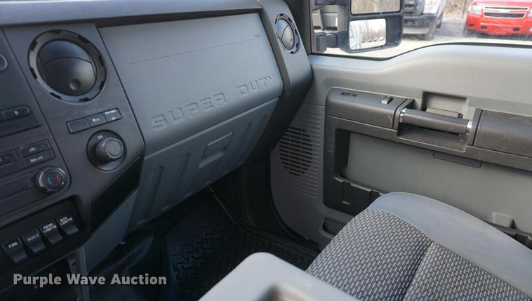 image for item DE3393 2012 Ford F350 Super Duty SuperCab animal control pickup truck