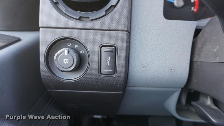 image for item DE3393 2012 Ford F350 Super Duty SuperCab animal control pickup truck