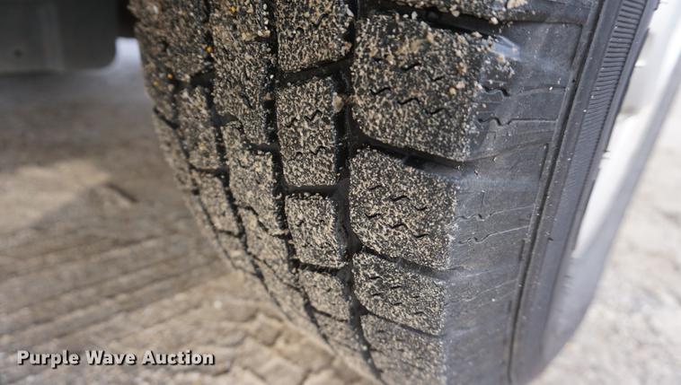 image for item DE3393 2012 Ford F350 Super Duty SuperCab animal control pickup truck