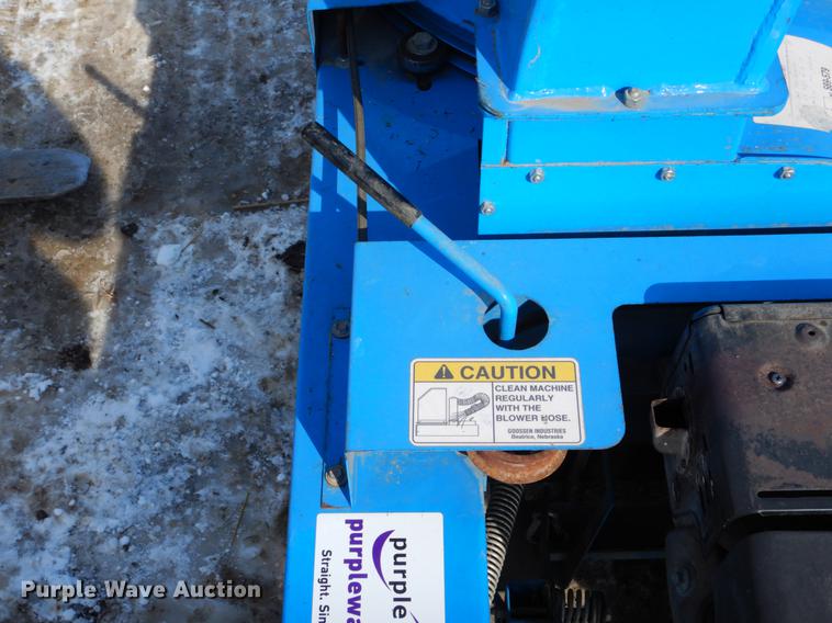 image for item DE6019 Goosen BCG-3 bale chopper