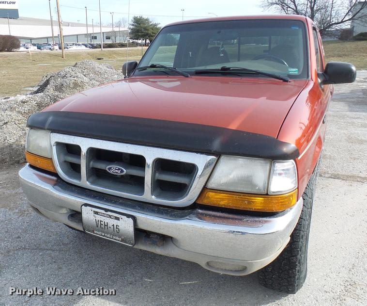 image for item DF7108 1999 Ford Ranger SuperCab pickup truck