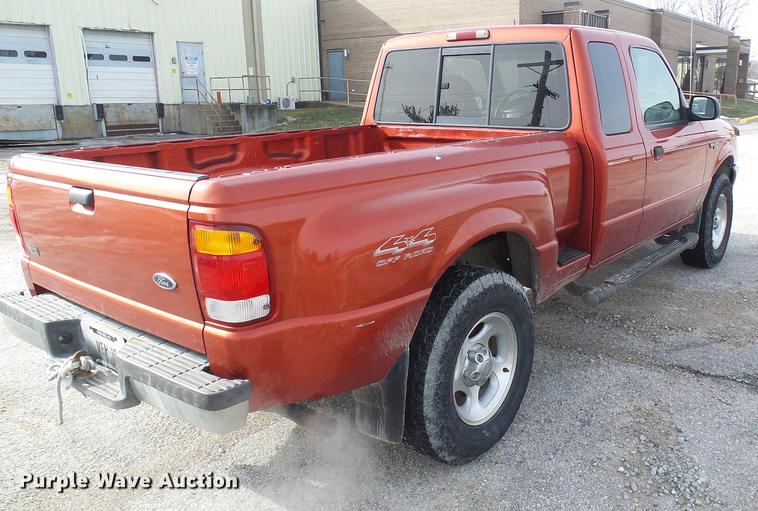 image for item DF7108 1999 Ford Ranger SuperCab pickup truck