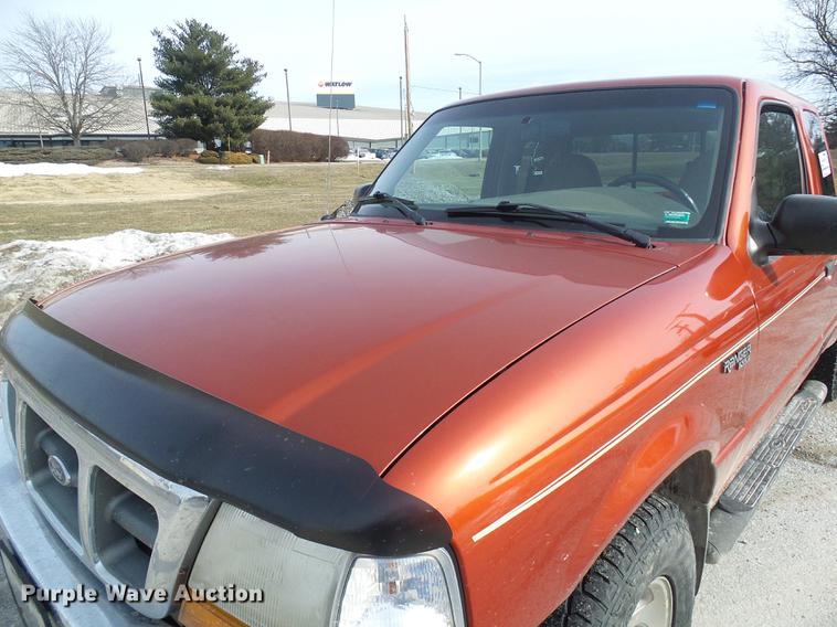 image for item DF7108 1999 Ford Ranger SuperCab pickup truck