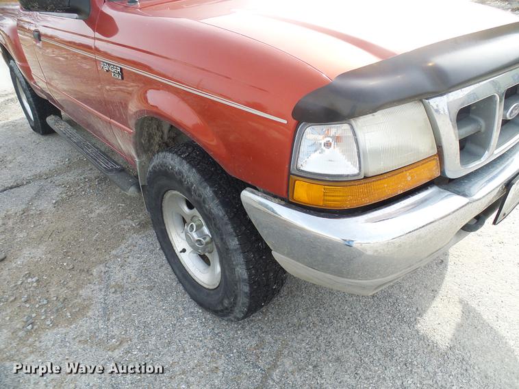 image for item DF7108 1999 Ford Ranger SuperCab pickup truck