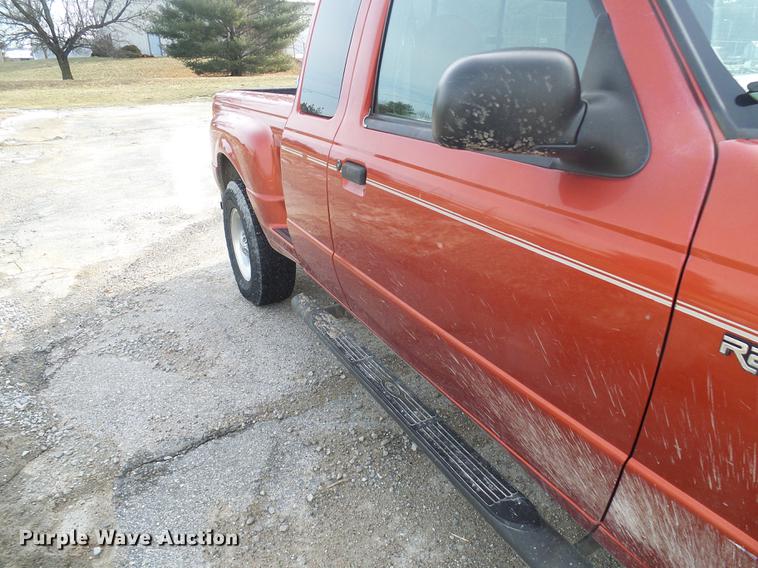image for item DF7108 1999 Ford Ranger SuperCab pickup truck