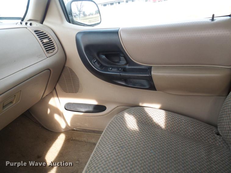 image for item DF7108 1999 Ford Ranger SuperCab pickup truck