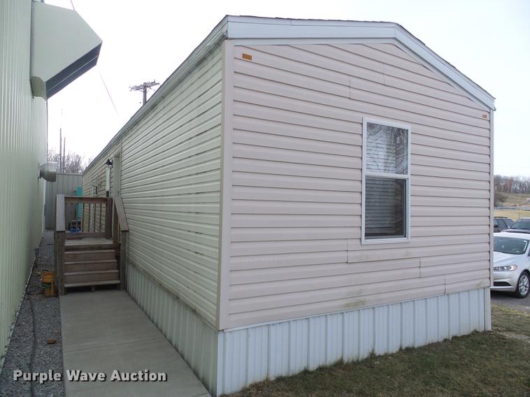 image for item DF7109 2005 mobile home