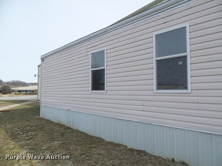 image for item DF7109 2005 mobile home