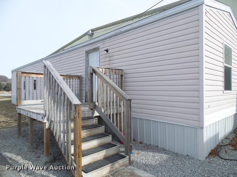 image for item DF7109 2005 mobile home