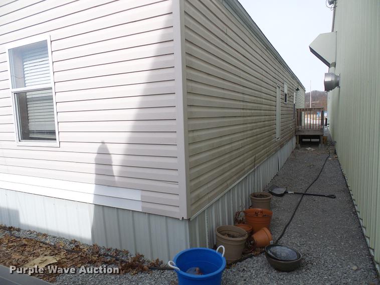 image for item DF7109 2005 mobile home