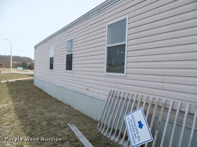 image for item DF7109 2005 mobile home