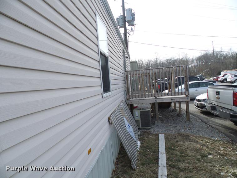 image for item DF7109 2005 mobile home