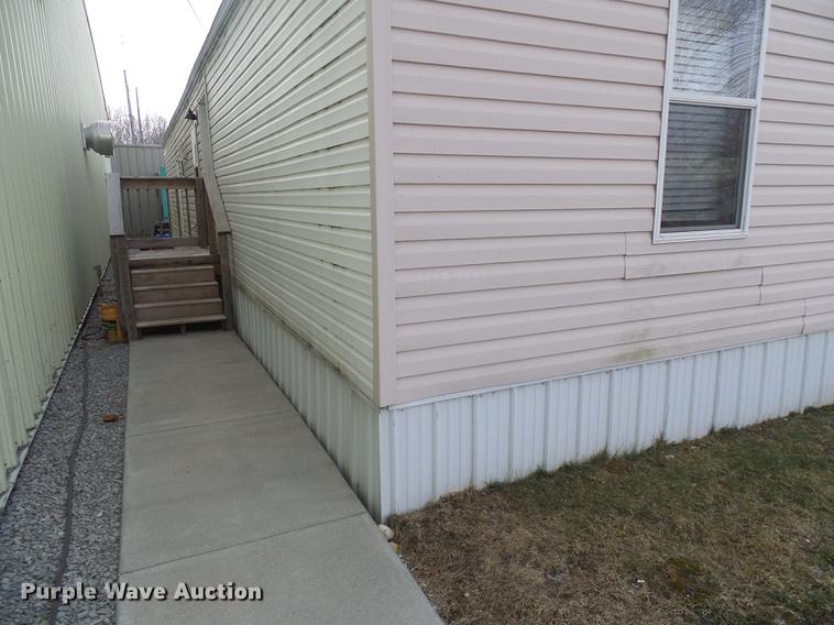 image for item DF7109 2005 mobile home