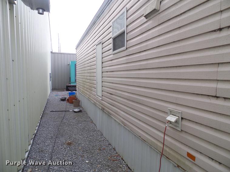 image for item DF7109 2005 mobile home