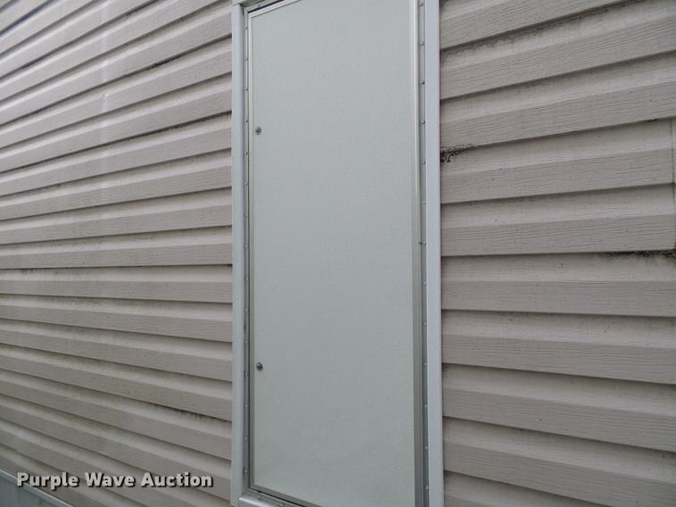 image for item DF7109 2005 mobile home