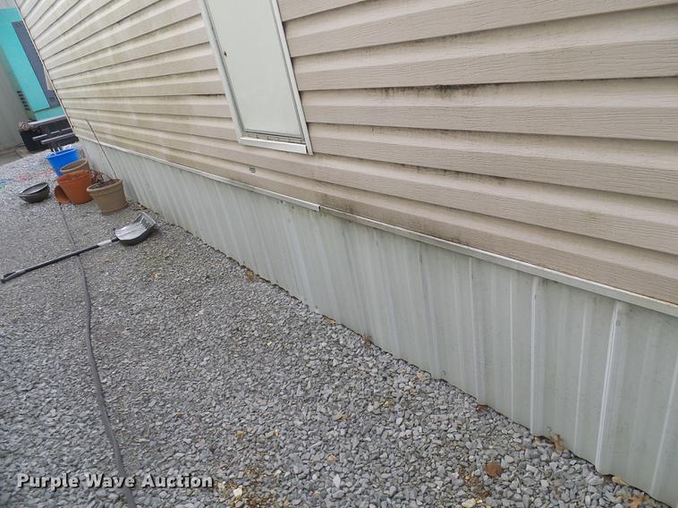 image for item DF7109 2005 mobile home