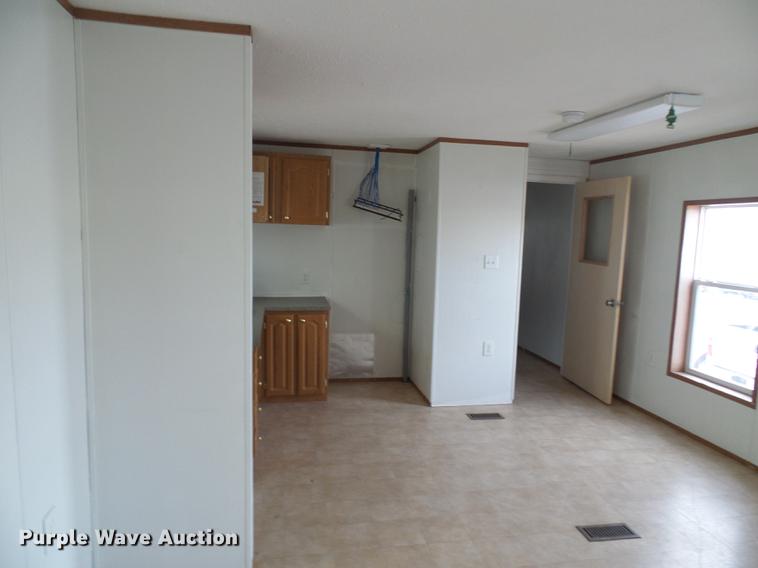 image for item DF7109 2005 mobile home