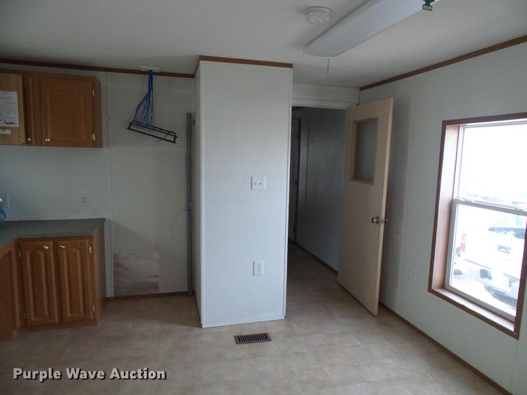 image for item DF7109 2005 mobile home