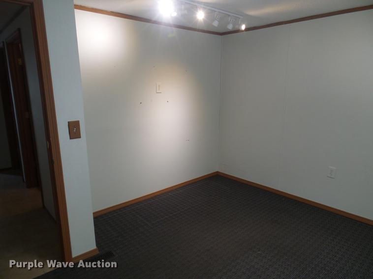 image for item DF7109 2005 mobile home