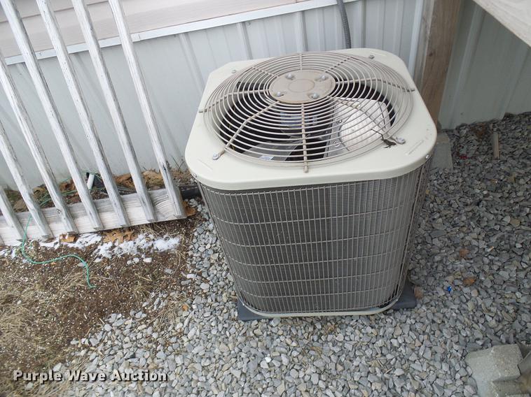 image for item DF7109 2005 mobile home