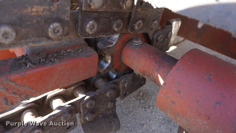 image for item DF7631 1996 Ditch Witch 1220 trencher