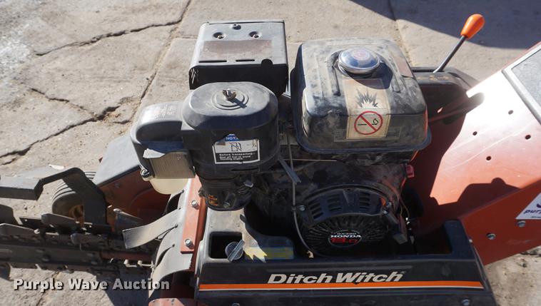 image for item DF7631 1996 Ditch Witch 1220 trencher