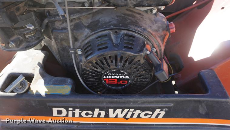 image for item DF7631 1996 Ditch Witch 1220 trencher