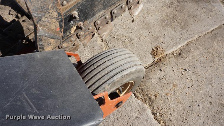 image for item DF7631 1996 Ditch Witch 1220 trencher