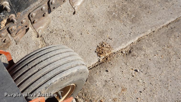 image for item DF7631 1996 Ditch Witch 1220 trencher