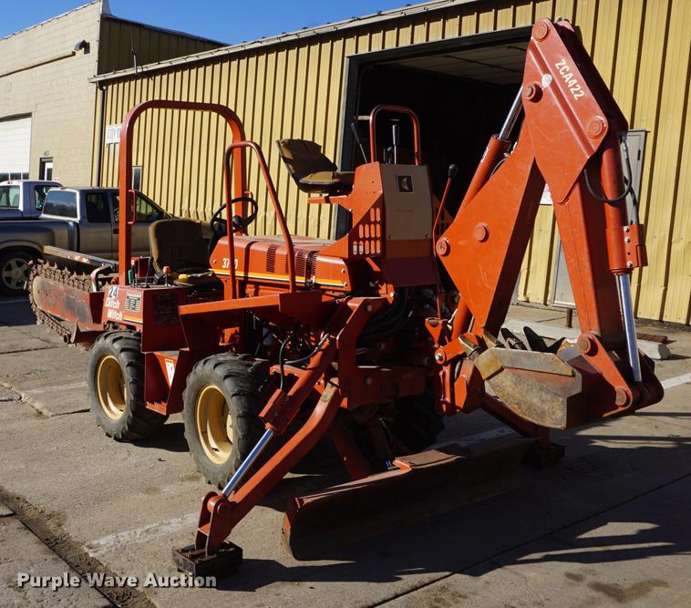 image for item DF7632 1998 Ditch Witch 3700 trencher