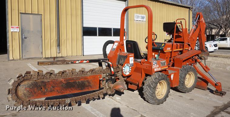 image for item DF7632 1998 Ditch Witch 3700 trencher