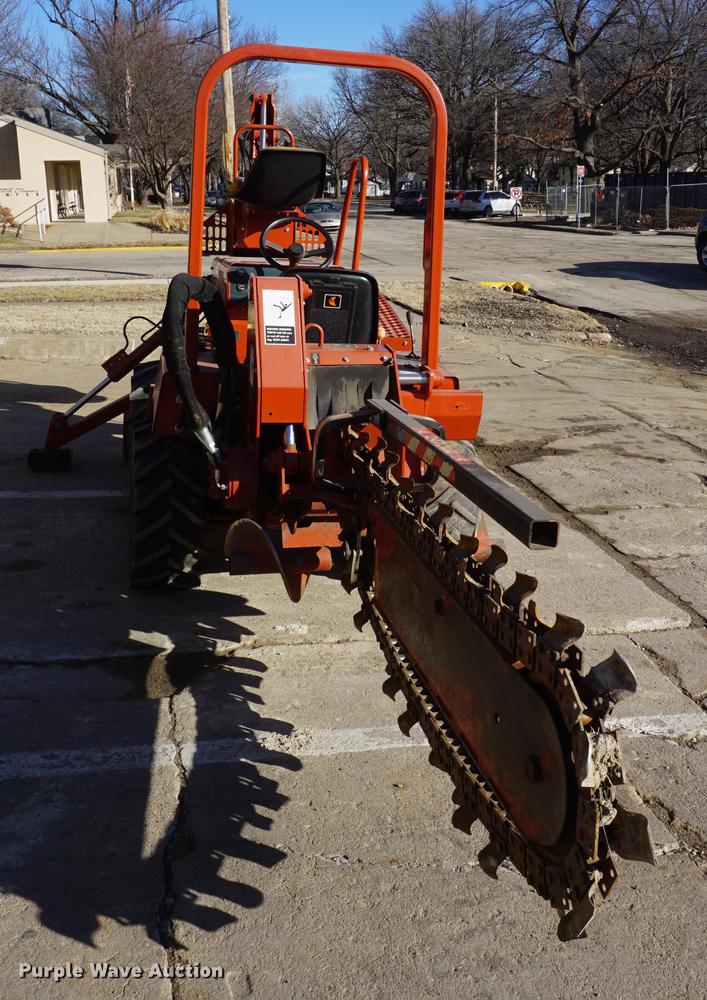 image for item DF7632 1998 Ditch Witch 3700 trencher