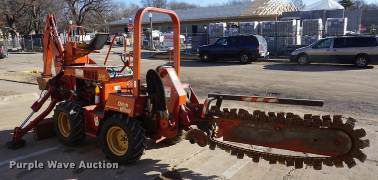 image for item DF7632 1998 Ditch Witch 3700 trencher
