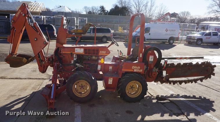 image for item DF7632 1998 Ditch Witch 3700 trencher