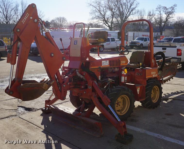 image for item DF7632 1998 Ditch Witch 3700 trencher