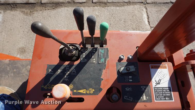 image for item DF7632 1998 Ditch Witch 3700 trencher