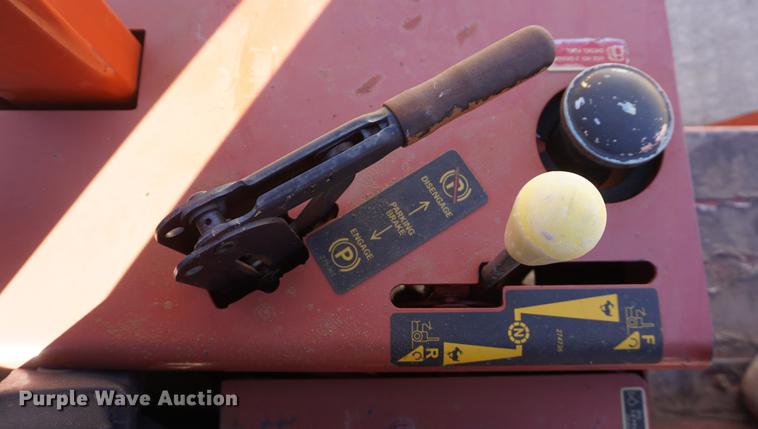 image for item DF7632 1998 Ditch Witch 3700 trencher