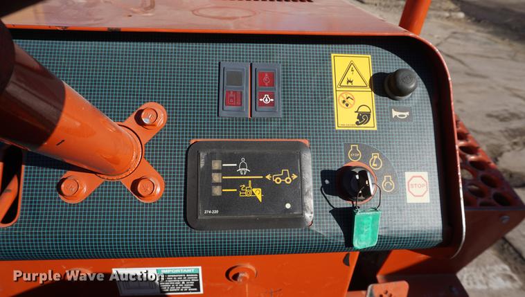 image for item DF7632 1998 Ditch Witch 3700 trencher