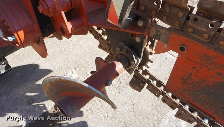 image for item DF7632 1998 Ditch Witch 3700 trencher