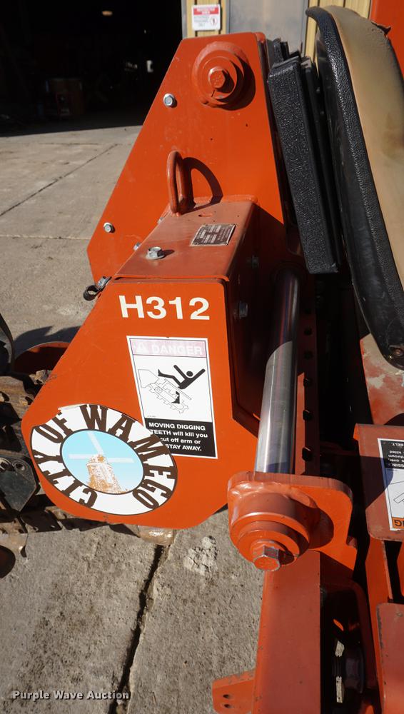 image for item DF7632 1998 Ditch Witch 3700 trencher