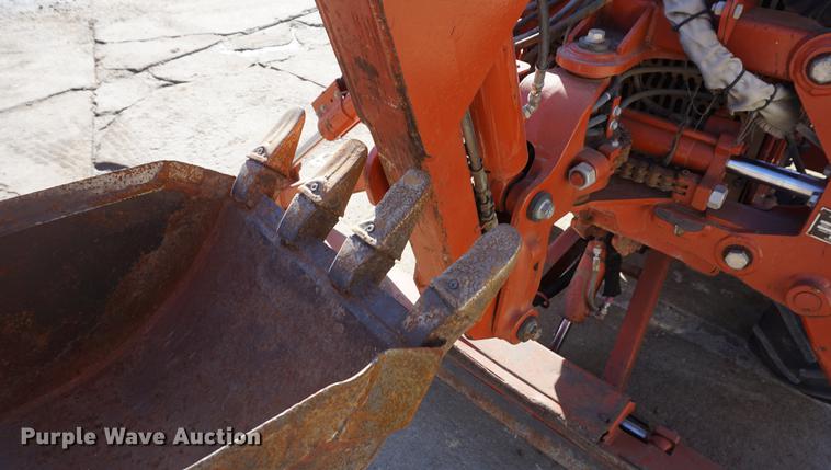 image for item DF7632 1998 Ditch Witch 3700 trencher