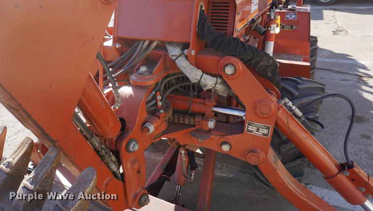 image for item DF7632 1998 Ditch Witch 3700 trencher