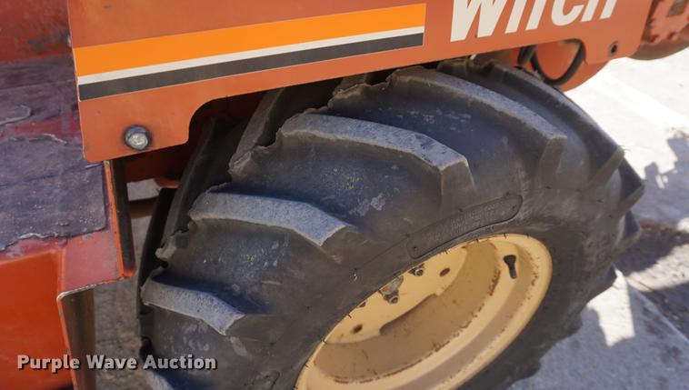 image for item DF7632 1998 Ditch Witch 3700 trencher