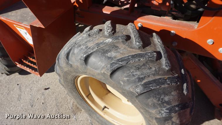 image for item DF7632 1998 Ditch Witch 3700 trencher