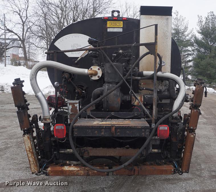 image for item DF7636 1996 International 4900 oil distributor truck